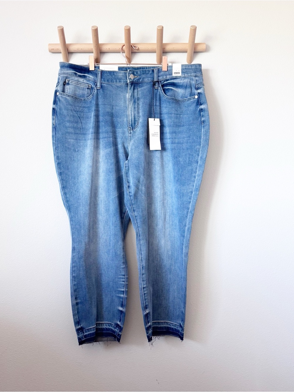 Judy Blue Light Blue Boyfriend Ankle Crop Stretch Jeans